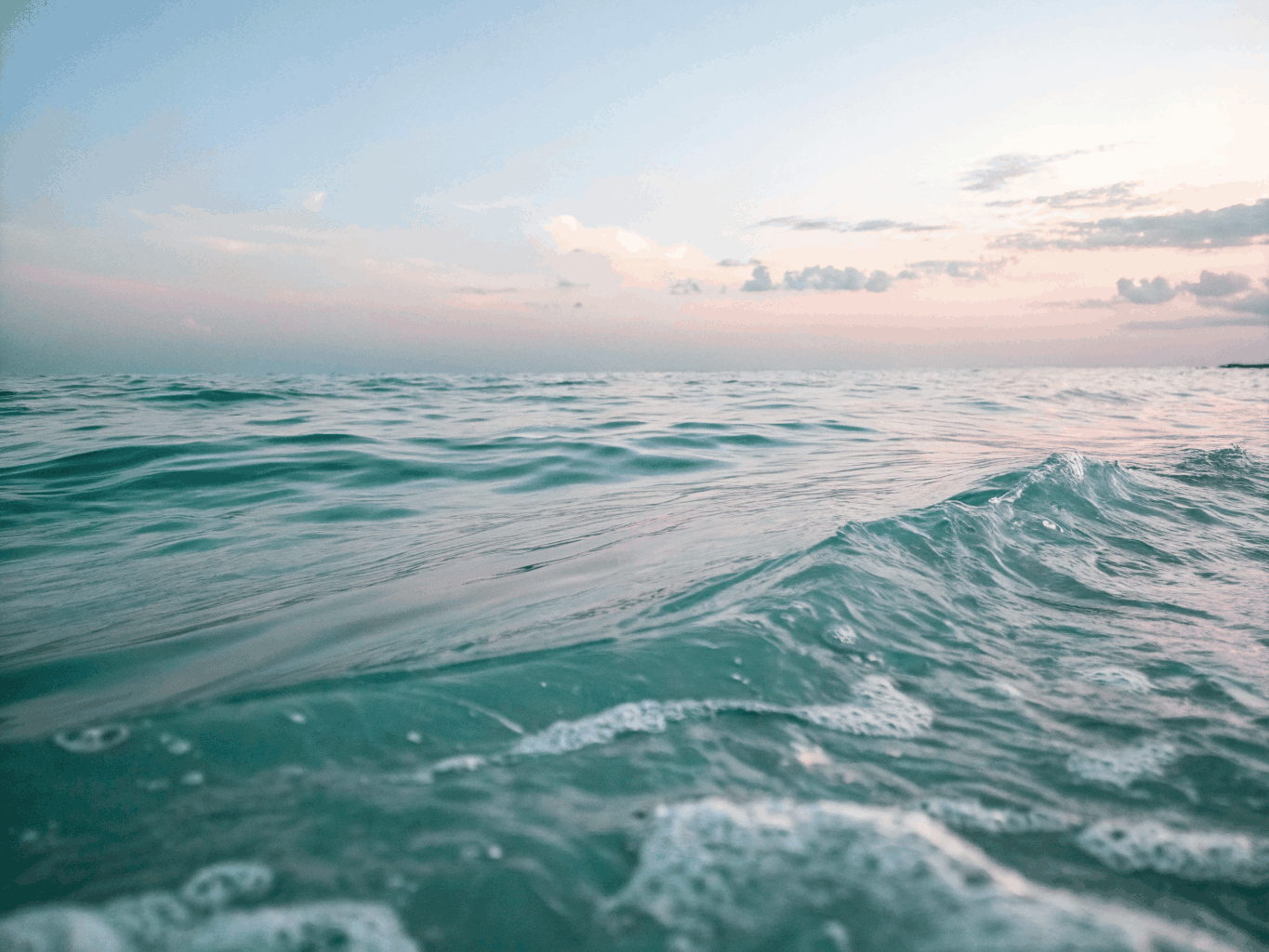 Ocean horizon detail